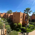 Bright Indoor And Outdoor Pool And Sauna Appartement *