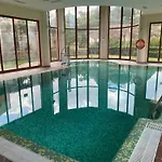 Bright Indoor And Outdoor Pool And Sauna Appartement Estepona