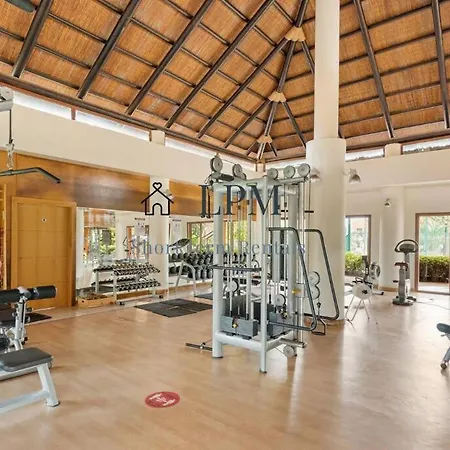 公寓 Bright Indoor And Outdoor Pool And Sauna