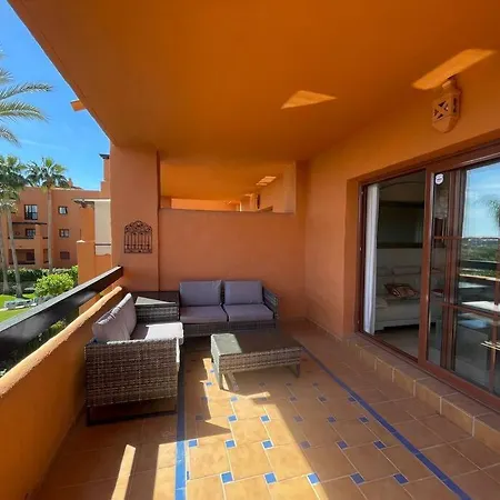 Lejlighed Bright Indoor And Outdoor Pool And Sauna Estepona