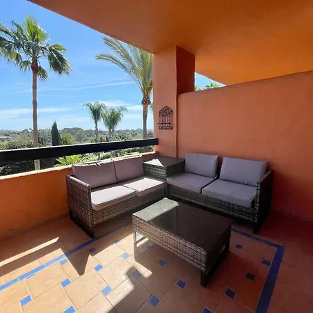 Apartmán Bright Indoor And Outdoor Pool And Sauna Estepona