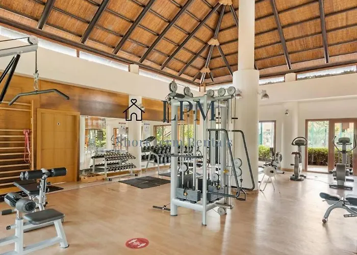 Appartamento Bright Indoor And Outdoor Pool And Sauna