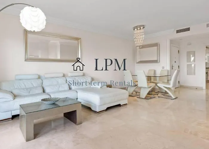 Bright Indoor And Outdoor Pool And Sauna *