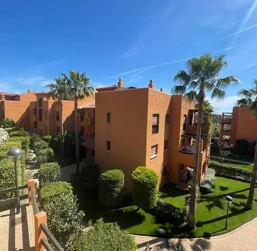 Bright Indoor And Outdoor Pool And Sauna Apartamento *