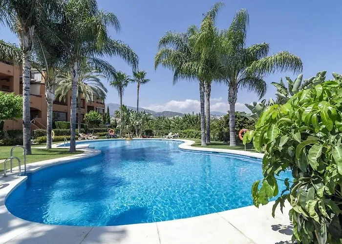 Apartamento Bright Indoor And Outdoor Pool And Sauna Estepona