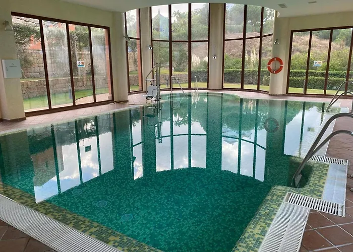 Bright Indoor And Outdoor Pool And Sauna Appartamento Estepona