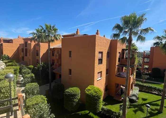 Bright Indoor And Outdoor Pool And Sauna *