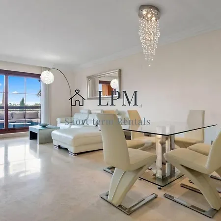 Appartamento Bright Indoor And Outdoor Pool And Sauna